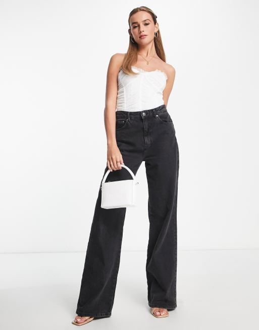 Miss Selfridge – Trägerloser Body aus gepunktetem Netzstoff in Weiß , 4 von 4
