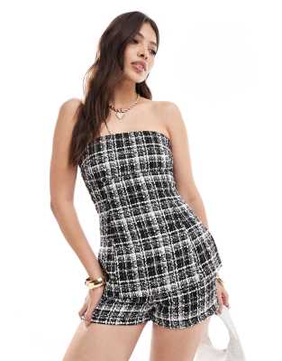 Thumbnail - Miss Selfridge - Trägerloses Longline-Oberteil aus Bouclé in Schwarz-Weiß, Kombiteil