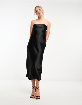 Miss Selfridge - Trägerloses Maxi-Schlupfkleid aus Satin in Schwarz