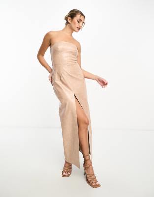 Miss Selfridge - Trägerloses Maxikleid aus Vinyl-Kunstleder in Taupe-Brown