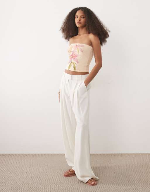 Miss Selfridge – Trägerloses Schlauchoberteil in Pfirsich mit Blumenmuster, 3 von 4