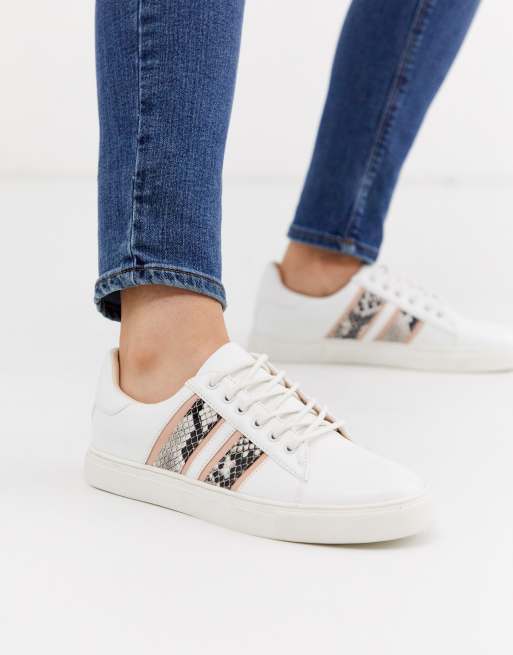 White trainers with snake hot sale print