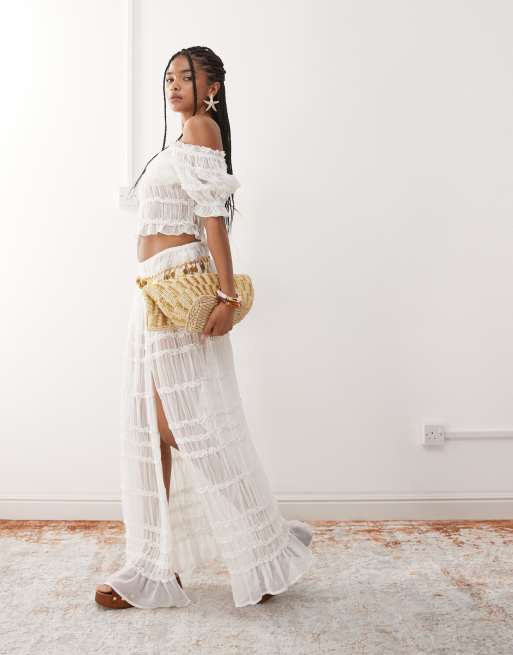 Miss Selfridge – Transparenter, geraffter Strand-Maxirock in Creme, 4 von 5