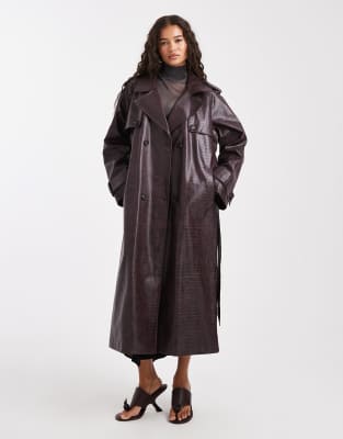 Miss Selfridge - Trenchcoat aus Kunstleder in Pflaume mit Crackle-Optik-Lila