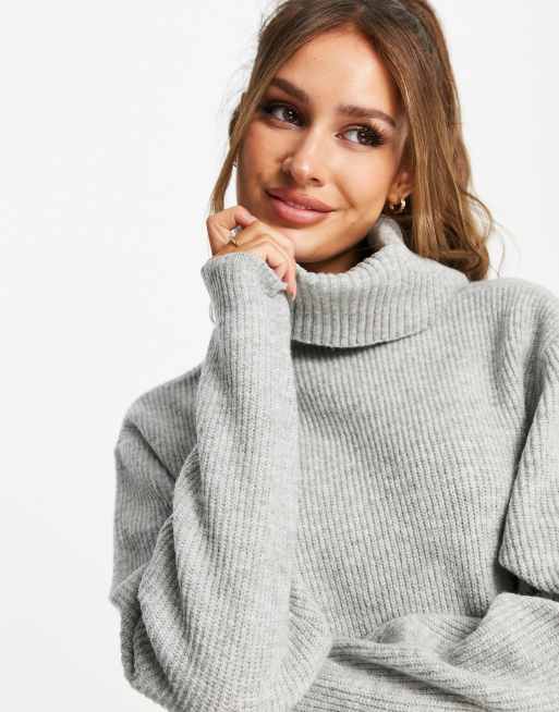 Miss Selfridge - Trui met gedrapeerde halslijn in vaalgrijs