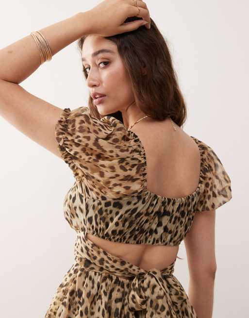 Miss Selfridge - Tuta corta a balze in chiffon con stampa animalier, 2 di 4