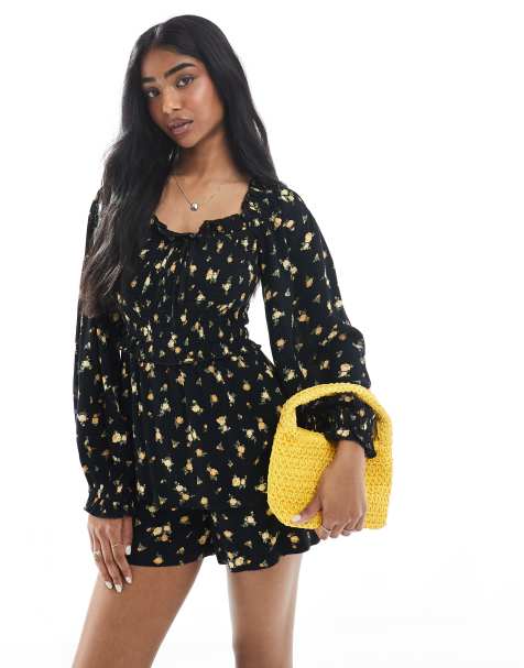 Miss Selfridge - Tuta corta a maniche lunghe nera a fiori - view 1