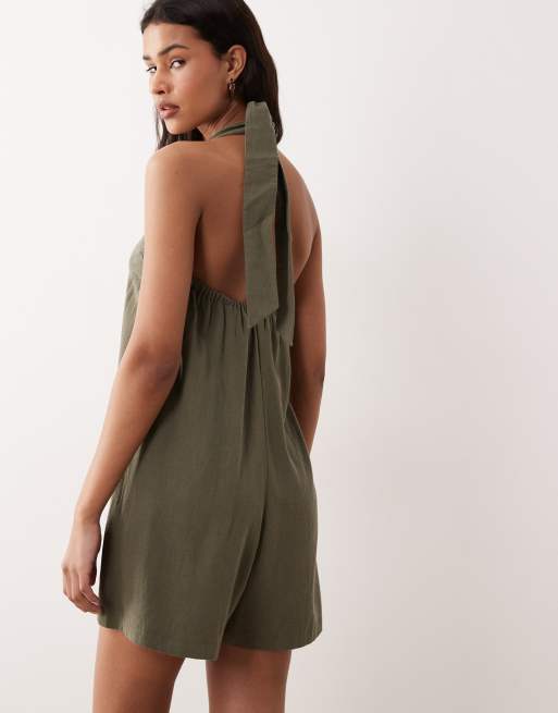 Miss Selfridge - Tuta corta allacciata al collo effetto lino verde oliva, 4 di 4
