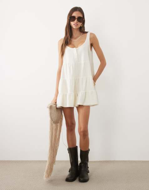 Miss Selfridge - Tuta corta in jersey color crema a balze - view 1