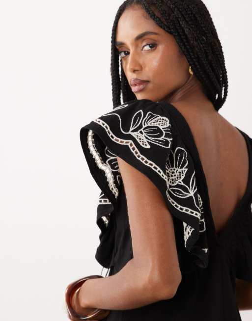 Miss Selfridge - Tuta corta nera con ricami e volant, 3 di 4