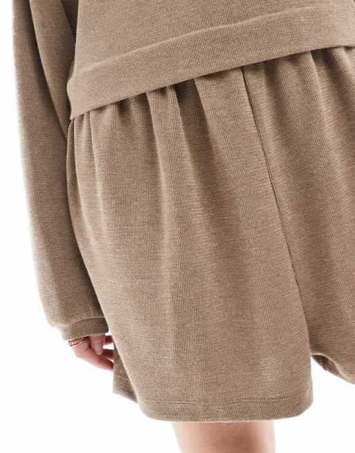 Miss Selfridge - Tuta corta soffice marrone stile grembiule marrone, 3 di 4