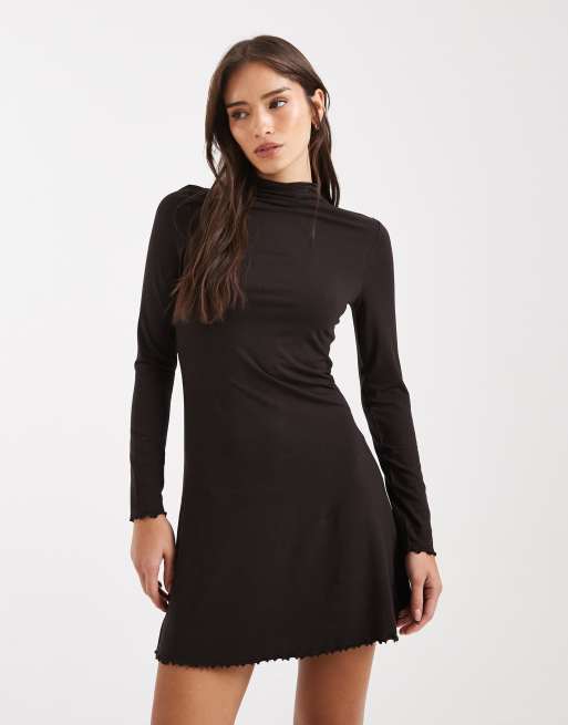 Miss Selfridge - Uitlopende mini jurk met hoge hals in chocoladebruin, 4 van 4