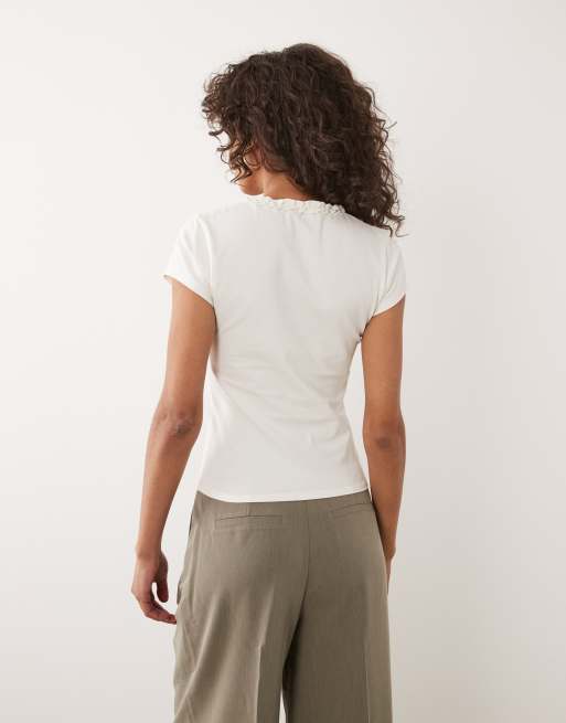 Miss Selfridge v front tshirt with ruffle detail in cream, 4 of 4