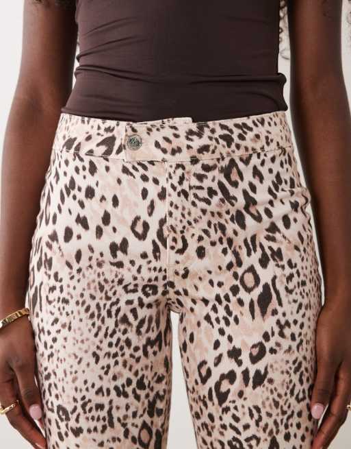 Miss Selfridge - vaquero capri con lazos y estampado animal, 3 de 5