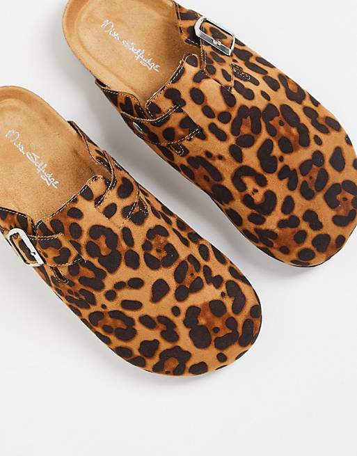Miss Selfridge Venus closed toe slippers in leopard
