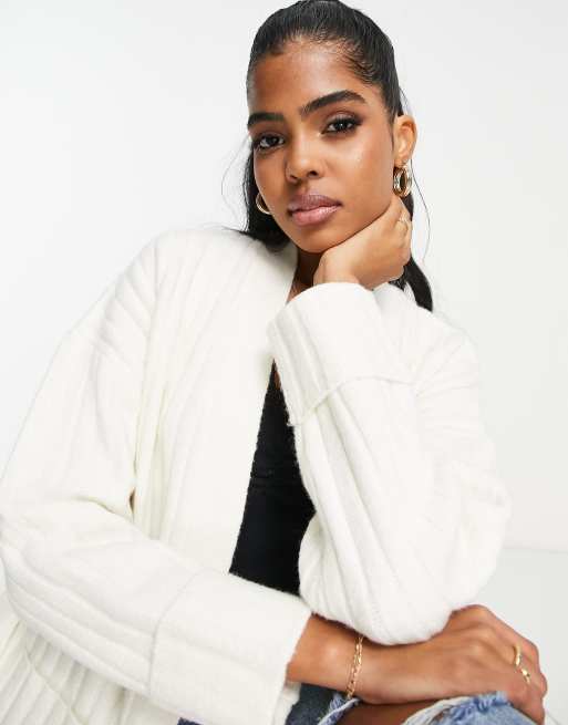 Miss Selfridge - Vest met lange pasvorm en riem in ivoor, 4 van 4