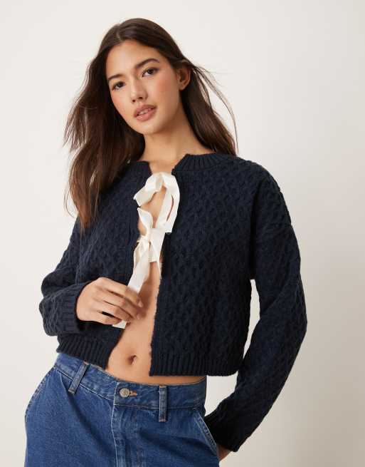 Miss Selfridge - Vest met strikjes in marineblauw