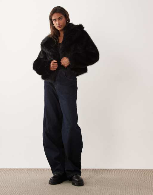 Miss Selfridge veste courte en faux-fur noire, 3 de 4