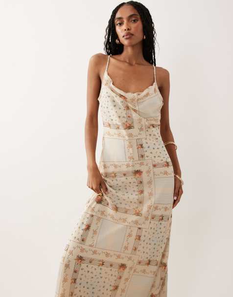 Miss Selfridge - Vestido midi con estampado floral y cuello desbocado de chifón - view 1