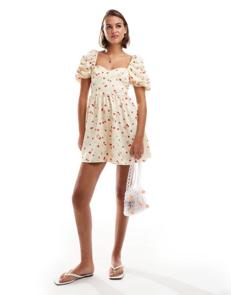 Miss Selfridge - Vestito corto con corsetto in raso con stampa di ciliegie con maniche a sbuffo - view 1