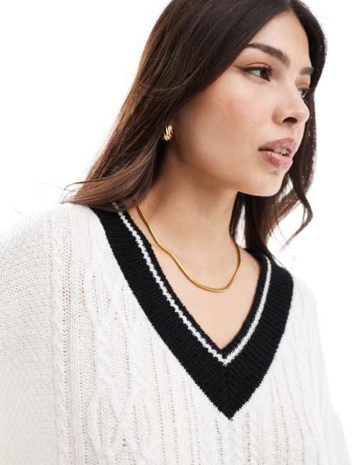 Miss Selfridge - Vestito corto crema a trecce stile college con scollo a V, 3 di 4