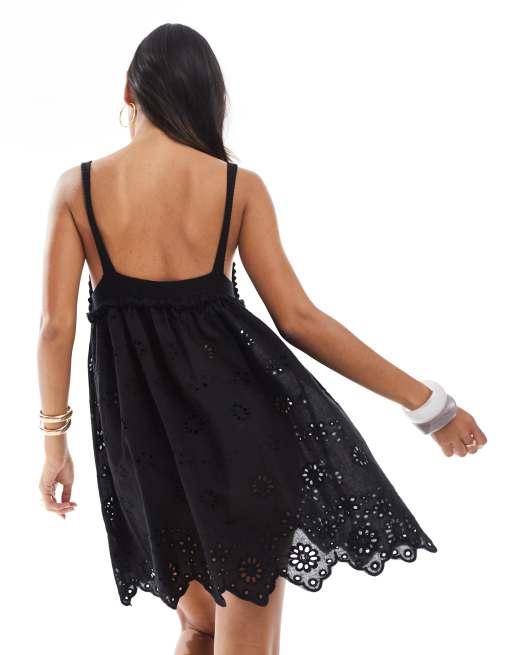 Miss Selfridge - Vestito corto da spiaggia in pizzo nero e maglia a contrasto, 4 di 4