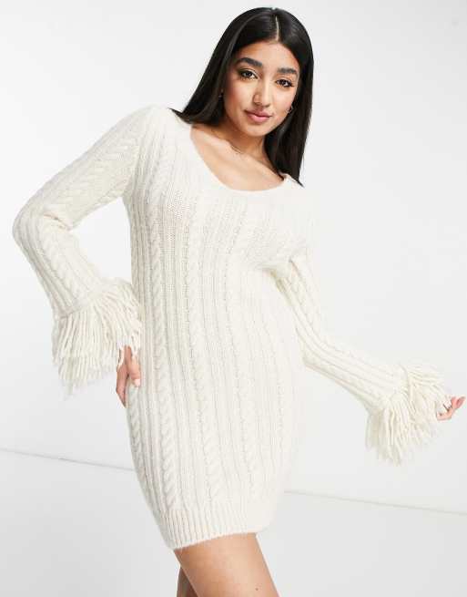 Miss Selfridge - Vestito corto in maglia a trecce color crema con frange