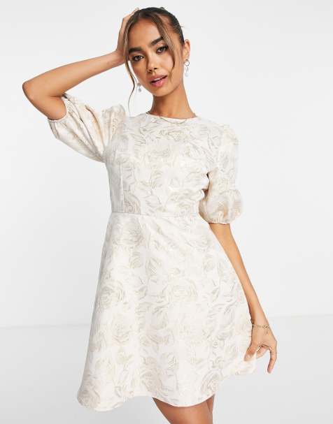 Miss Selfridge - Vestito corto jacquard con maniche a sbuffo color oro - view 1