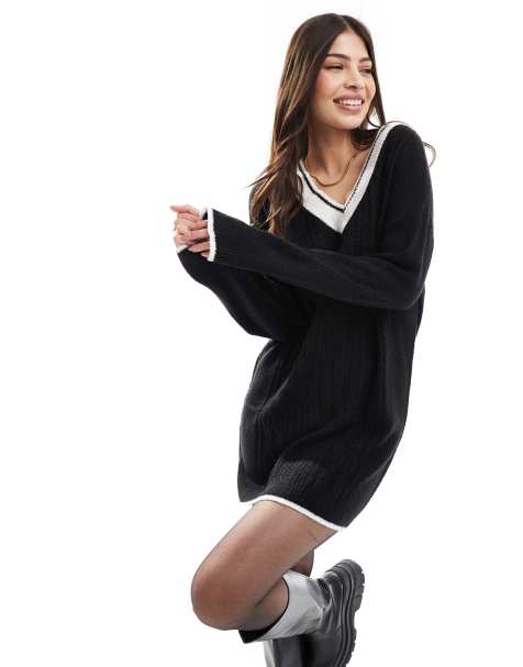 Miss Selfridge - Vestito corto nero a trecce stile college con scollo a V - view 1