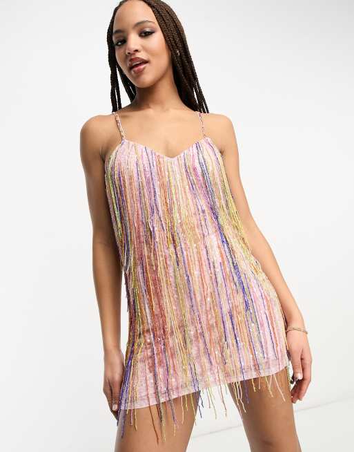 Miss Selfridge - Vestito corto premium color arcobaleno decorato con paillettes e frange