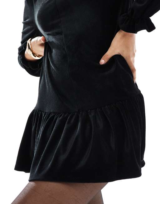 Miss Selfridge - Vestito grembiule con scollo a V in velluto a coste nero, 3 di 4