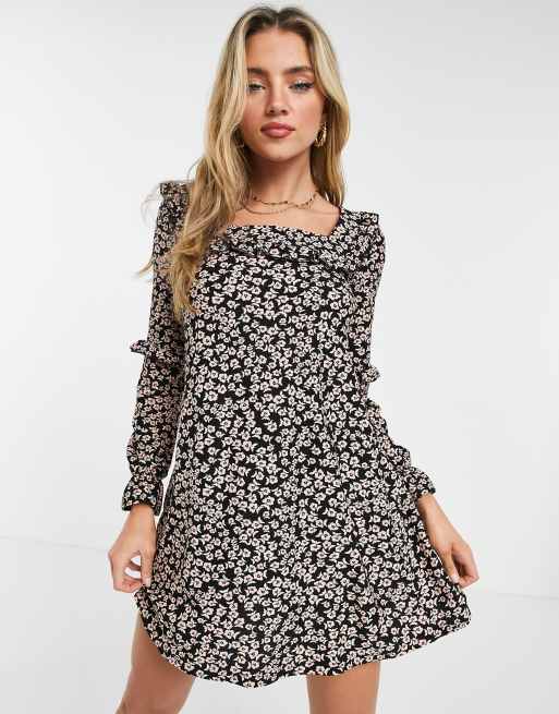 Miss Selfridge - Vestito grembiule con volant rosa a fiori