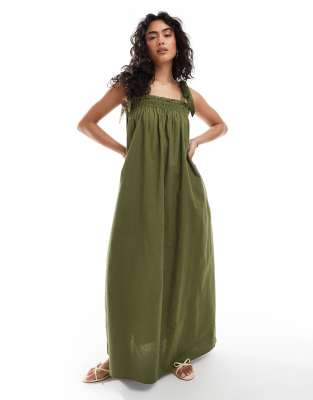 Miss Selfridge - Vestito grembiule lungo verde oliva in popeline con spalline sottili - view 1