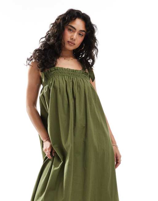 Miss Selfridge - Vestito grembiule lungo verde oliva in popeline con spalline sottili, 2 di 4