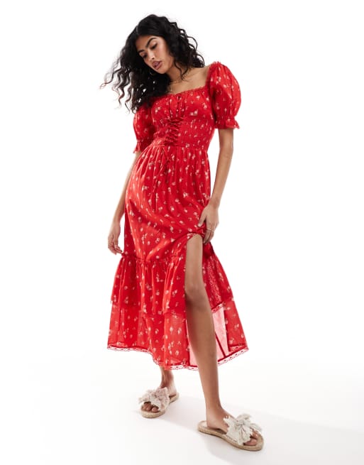Miss Selfridge - Vestito lungo a balze con dettaglio a corsetto rosso con stampa di rose