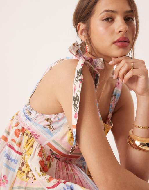 Miss Selfridge - Vestito lungo con spalline allacciate e stampa di cartoline, 2 di 4