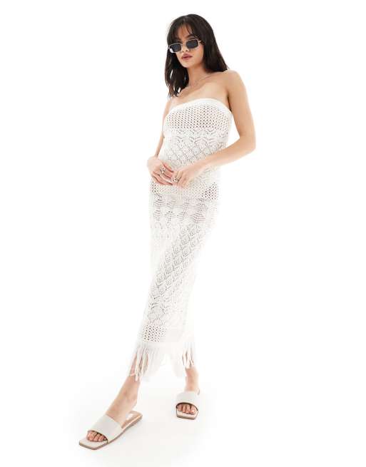 Miss Selfridge - Vestito lungo da mare a fascia color crema all'uncinetto con frange