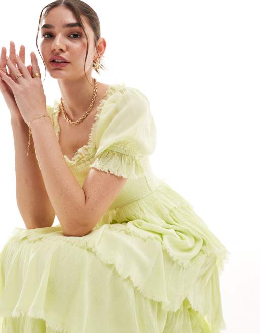 Miss Selfridge Vestito lungo testurizzato a balze color lime con orlo asimmetrico ASOS