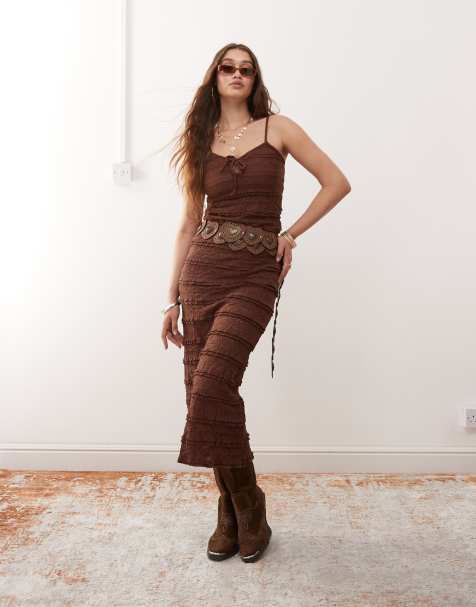 Miss Selfridge - Vestito midi color cioccolato in pizzo con volant - view 1