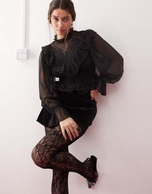 victoriana blouse in black