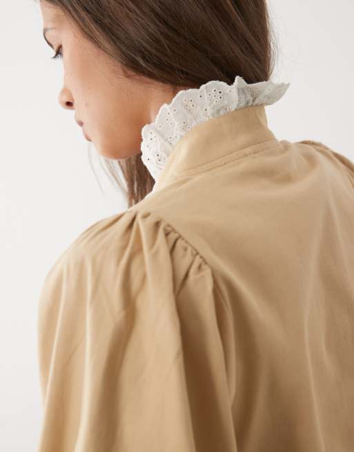 Miss Selfridge victoriana kontrastbroderiejacka med volang i beige, 4 av 4