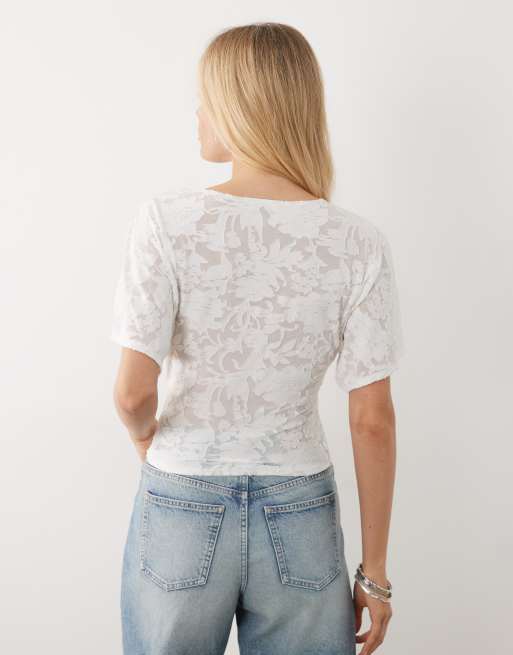 Miss Selfridge – Vit, kortärmad topp i devoré med nyckelhålsöppning och picotkant, 4 av 4