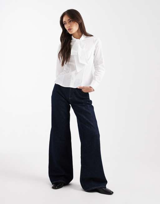 Miss Selfridge – Vit poplinskjorta med knytning vid halsen, 2 av 4