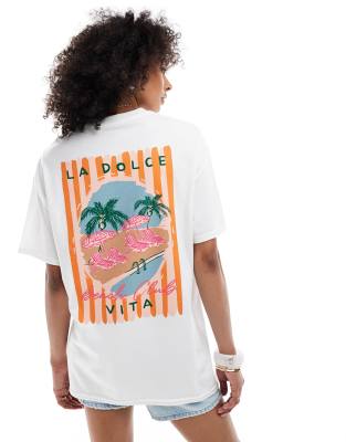 Miss Selfridge – Vit t-shirt med somrigt 'Dolce Vita'-tryck - view 1