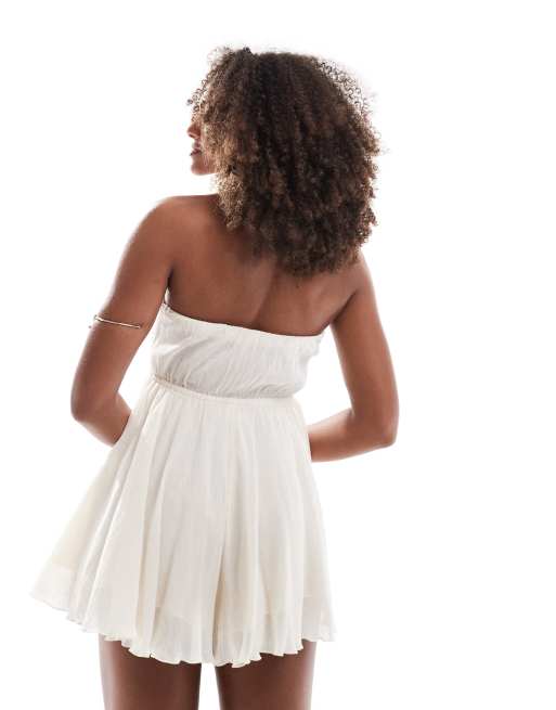 Miss Selfridge – Vorne gebundener Strand-Playsuit in Creme aus transparentem Musselin, 4 von 4