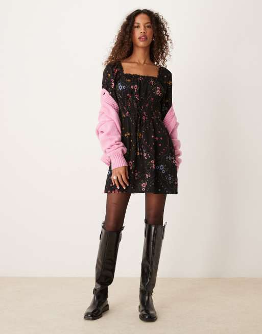 Miss Selfridge – Warstwowa sukienka mini z kafelkowym wzorem w kwiaty