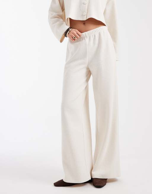 Miss Selfridge – Weiche, gerippte Hose in Cremeweiß mit weitem Bein, Kombiteil, 2 von 5