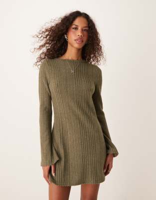 Miss Selfridge - Weiches, angerautes Fit-and-Flare-Kleid in Khaki mit Rippenmuster-Braun