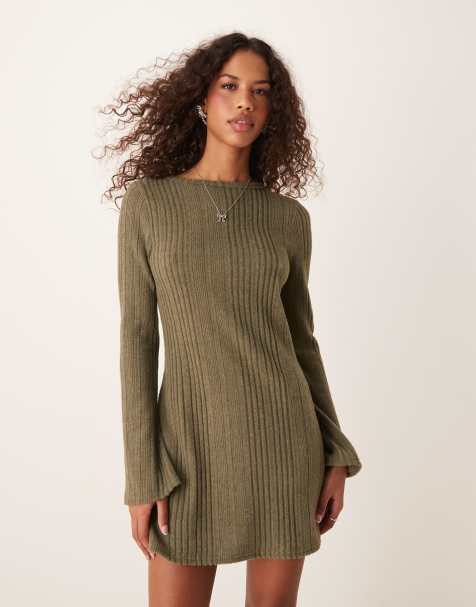Miss Selfridge – Weiches, angerautes Fit-and-Flare-Kleid in Khaki mit Rippenmuster - view 1
