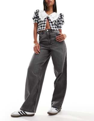 Thumbnail - Miss Selfridge - Weite Jeans in grauer Waschung
